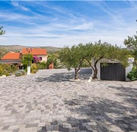 6 bedroom villa with pool in Milna, Brac Island sleeps 11